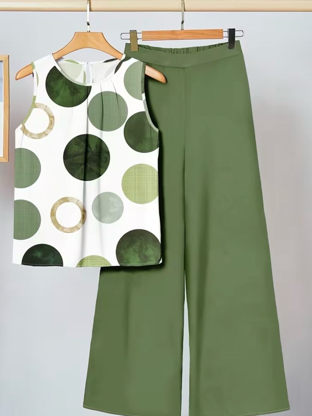 💥HOST PICK 💥Olive Wide-Leg Pants & Polka Dot Shell Set
